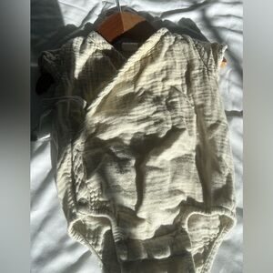 H&M Organic Cotton Muslin Wrap Bodysuit 4–6M | Beige Kimono Style
